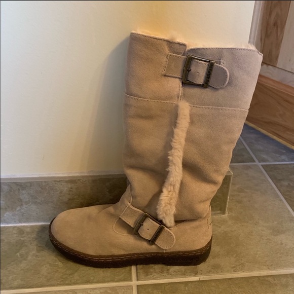 Women's BearPaw snow winter boot. Size 7. - Picture 1 of 6